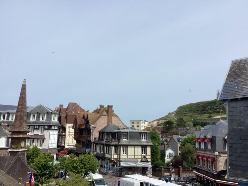 Les Halles centre ville parking en option Apartment in Étretat
