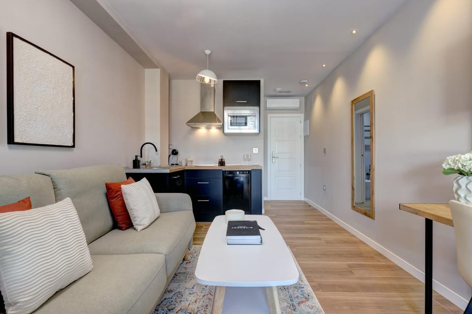 TV and multimedia, Kitchen or kitchenette, Living room, minibar, air conditioner