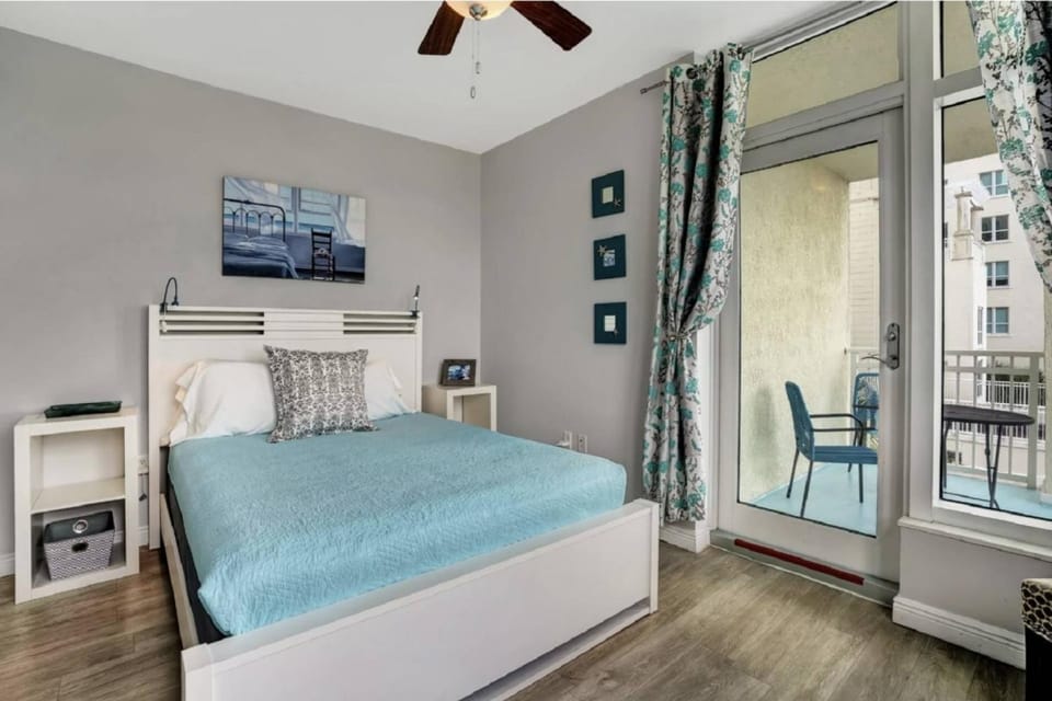 406N Coastal Key Suite 1 Bedroom, Pools, Jacuzzi, Beach, Shops & Dog Friendly House in Boynton Beach