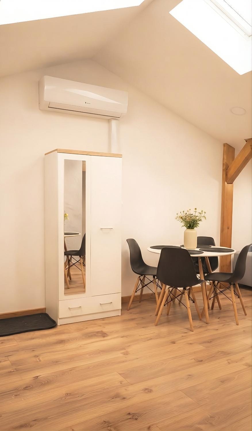 Dining area, air conditioner