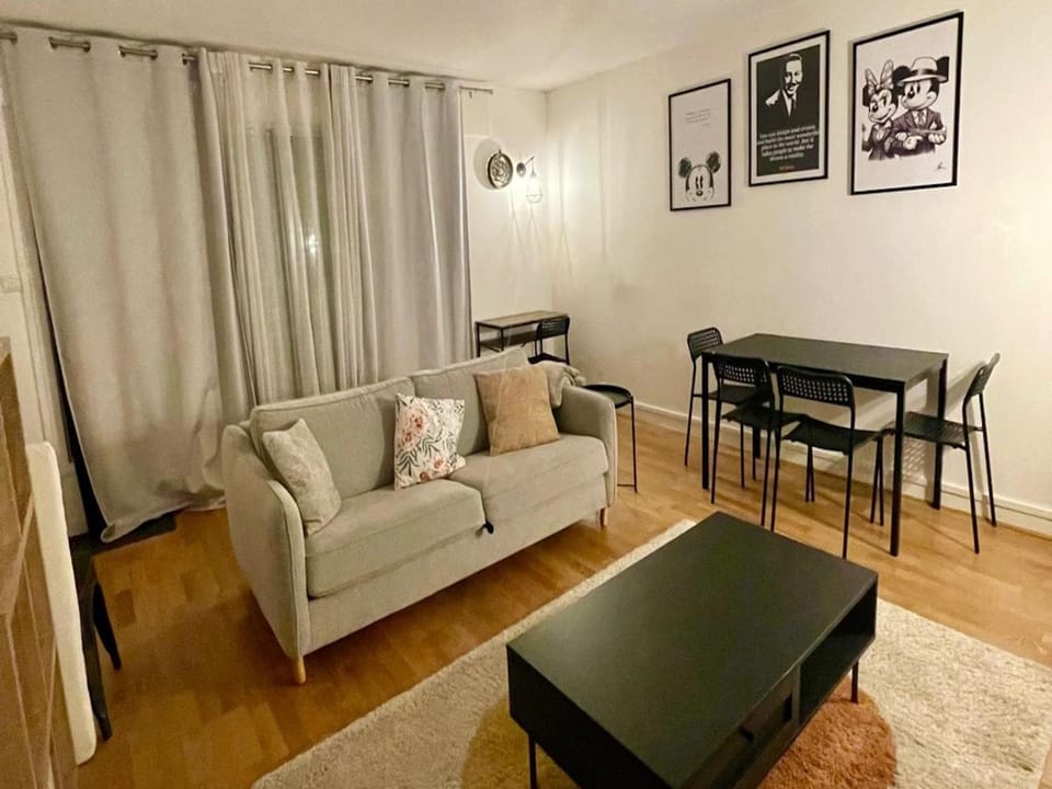 Communal lounge/ TV room, Seating area