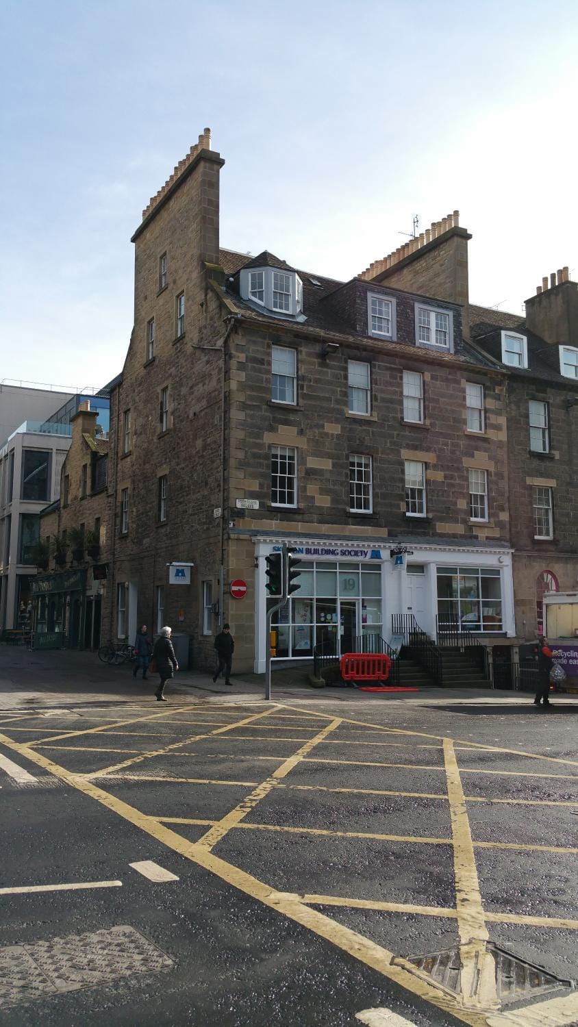 Rose Street 4 bedroom Apartment in Edinburgh