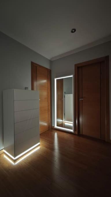 Bedroom, wardrobe