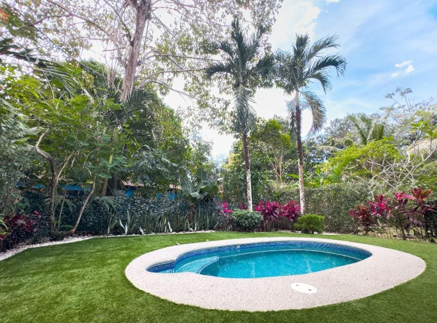 Beautiful 2BR Casita with Pool & Parking House in Jaco