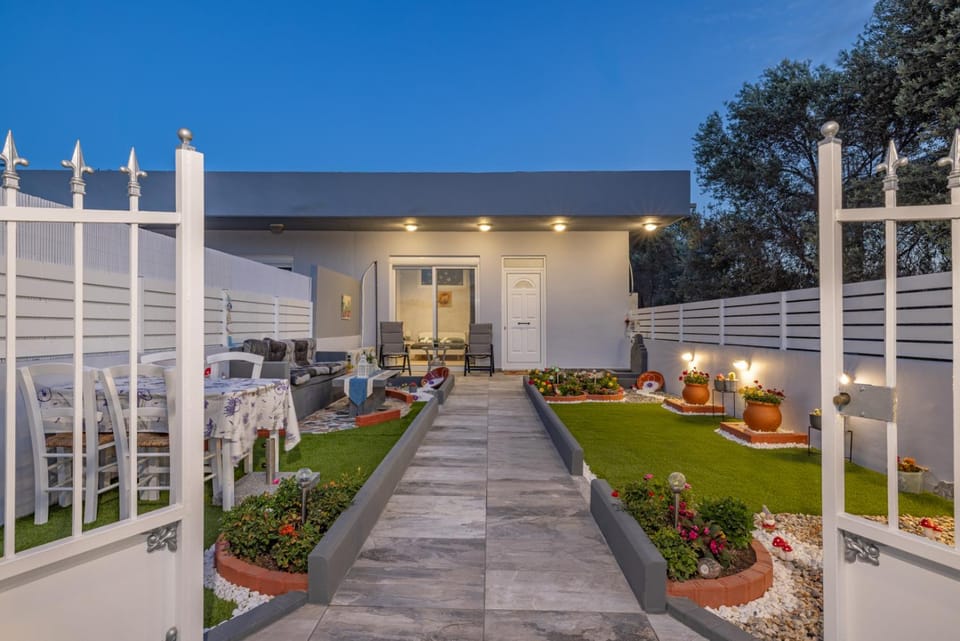 Property building, Patio, Garden, Garden view