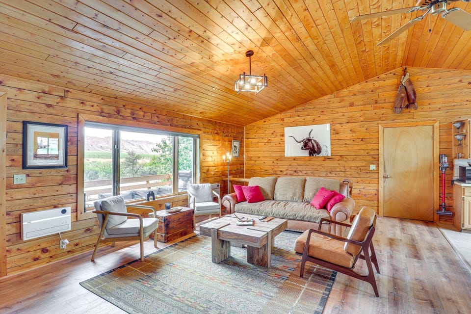 Dubois Riverfront Lodge w/ On-Site Fishing & Views House in Wyoming