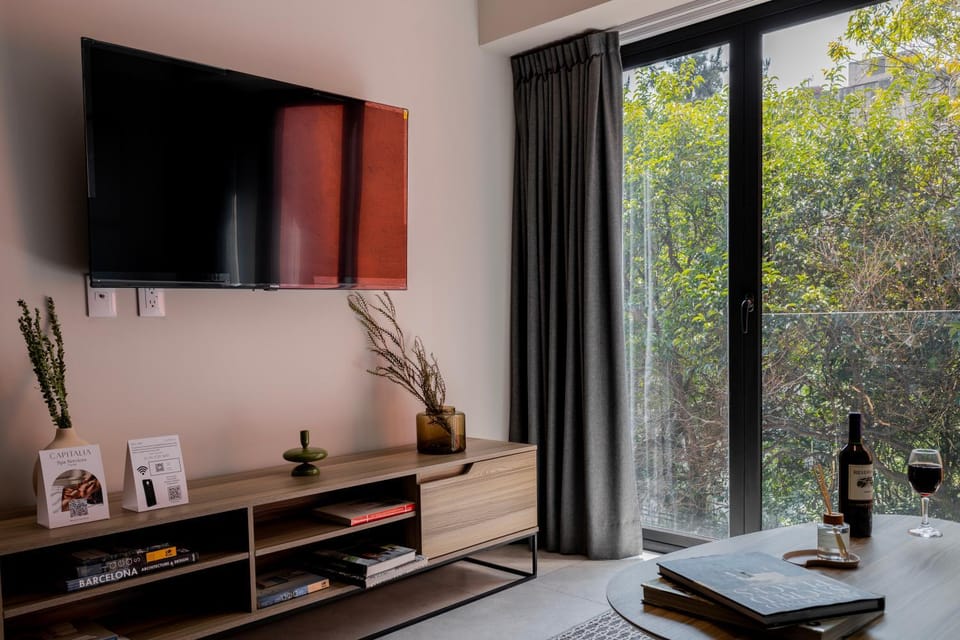 TV and multimedia, Living room, Decorative detail, Evening entertainment