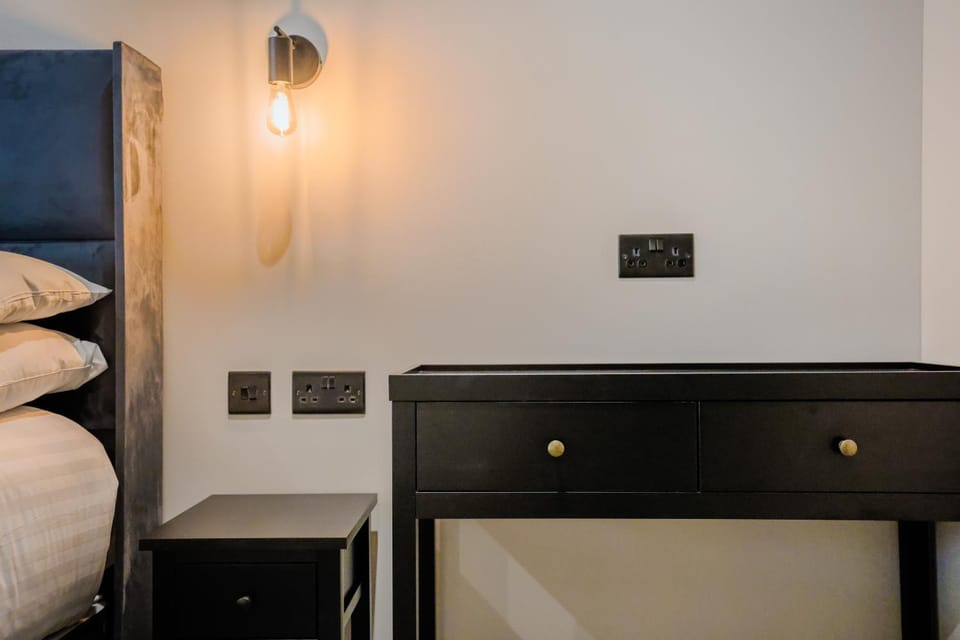 Bedroom, hair dresser