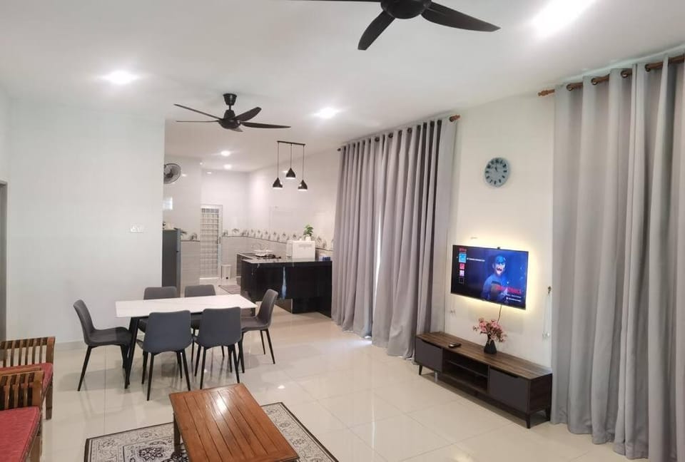 TV and multimedia, Living room, Dining area