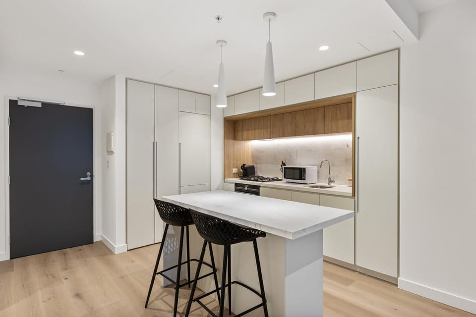 Stunning City Views and Best CBD Location w Pool Apartment in Melbourne