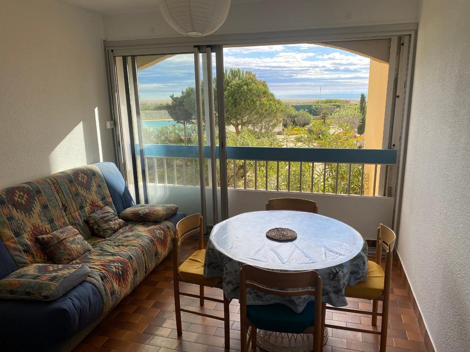 Studio Loggia avec Piscine, 4 Pers., Port Leucate, Parking - FR-1-798-14 Apartment in Leucate