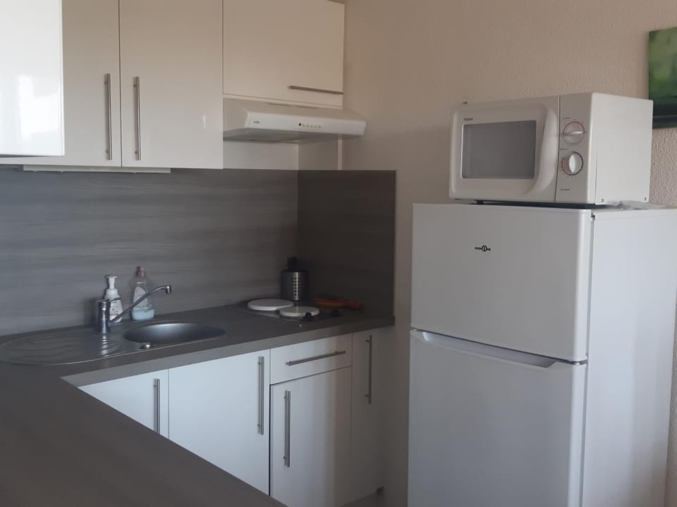 T2 Rez-de-Chaussée, Plage d'Argos, Piscine, Accès Direct Plage, Parking, 4 Pers, Port Leucate Apartment in Leucate