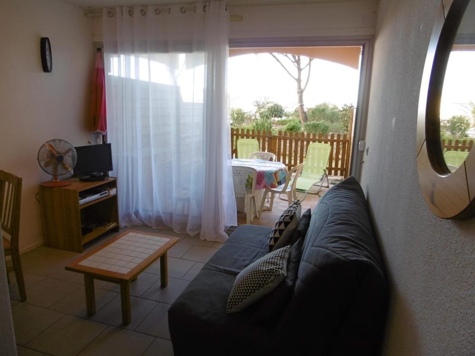 T2 Rez-de-Chaussée, Plage d'Argos, Piscine, Accès Direct Plage, Parking, 4 Pers, Port Leucate Apartment in Leucate