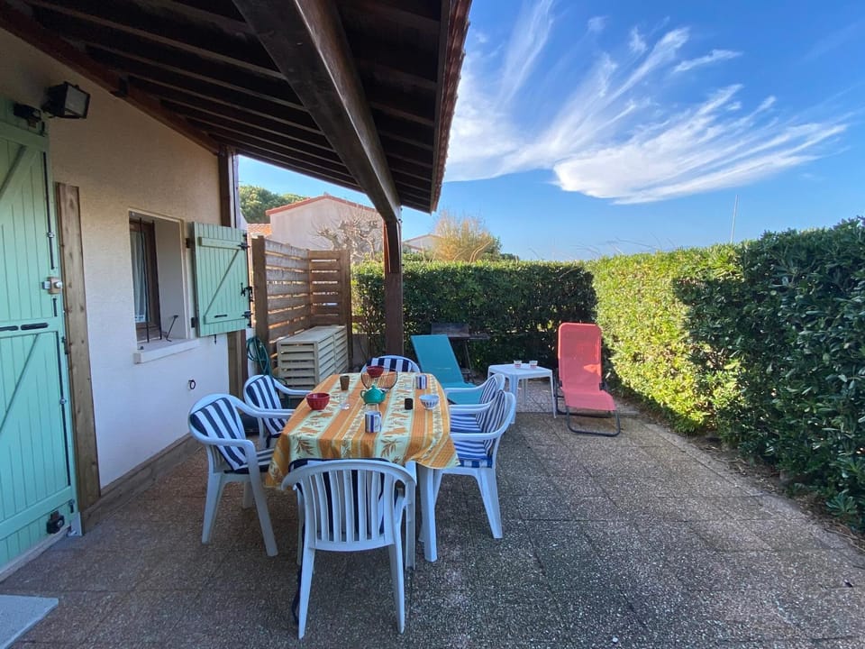 Villa T4 au Bord du Lac avec Terrasse, 6 Pers, Parking, Animaux Acceptés, Classée 1* - FR-1-798-37 Villa in Le Barcarès