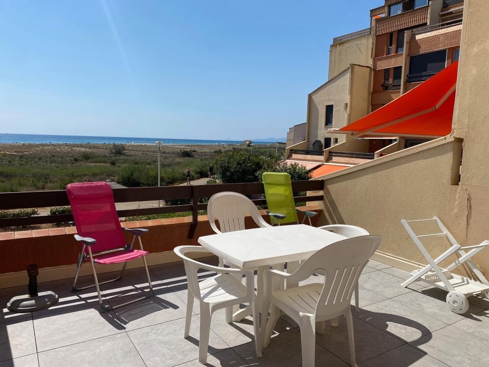 Studio Cabine 4 Pers. Face Mer avec Parking - Port Leucate Cabin in Le Barcarès