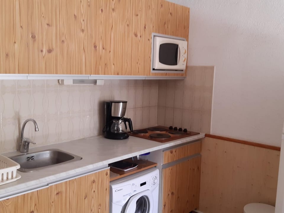 T3 37m² plain-pied, plage et centre proches, parking privé, 5/6 pers - FR-1-798-28 Apartment in Leucate