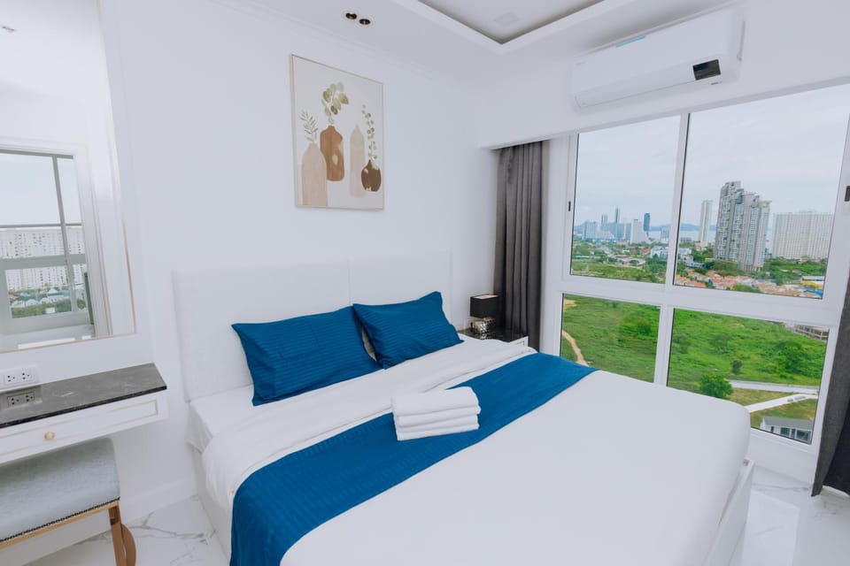 Bed, City view