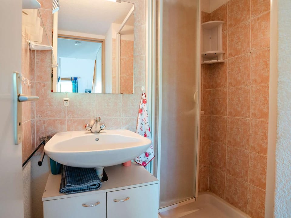 Pavillon T2 avec Mezzanine et Parking Privatif à Gruissan - FR-1-409-269 Villa in Gruissan
