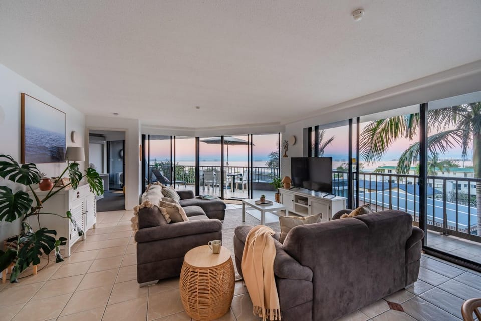 The Rocks 3J Apartment in Gold Coast