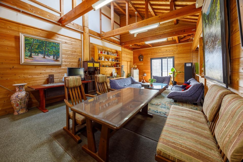 一棟貸しの宿朋友 Bed and Breakfast in Japan