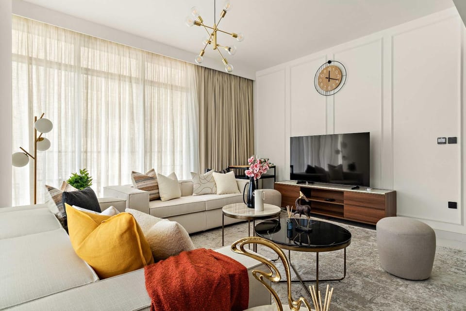 Silkhaus Vacation Homes Large 3BR & Maid Room Elegant Marina View Apartment in Dubai