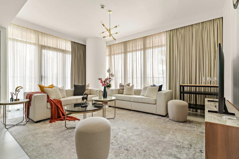 Silkhaus Vacation Homes Large 3BR & Maid Room Elegant Marina View Apartment in Dubai