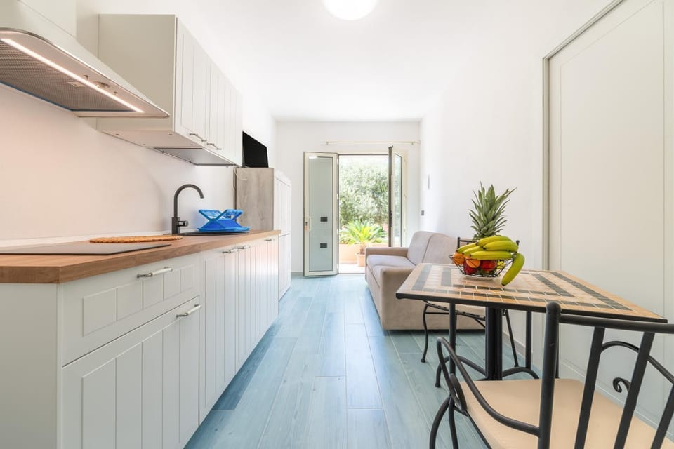 Kitchen or kitchenette, Living room
