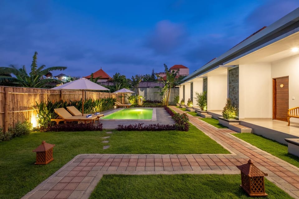 Garden, Swimming pool