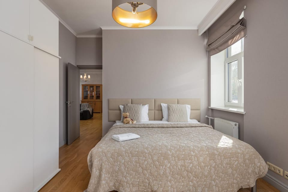 Bedroom, wardrobe