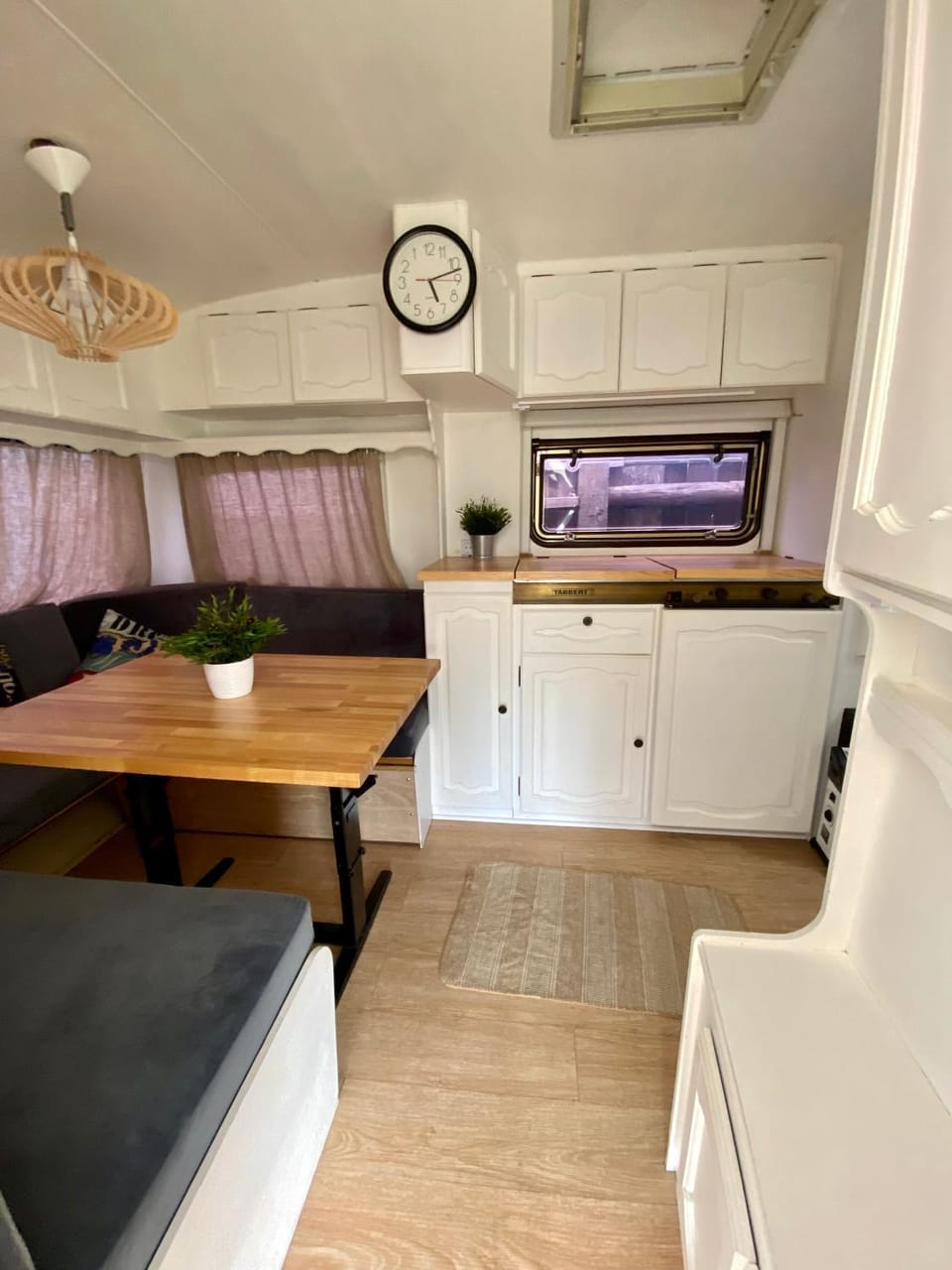 Kitchen or kitchenette, Seating area, pet friendly