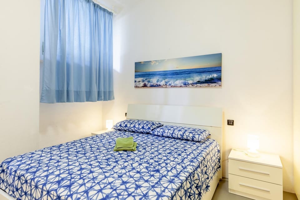 Property building, Living room, Bedroom