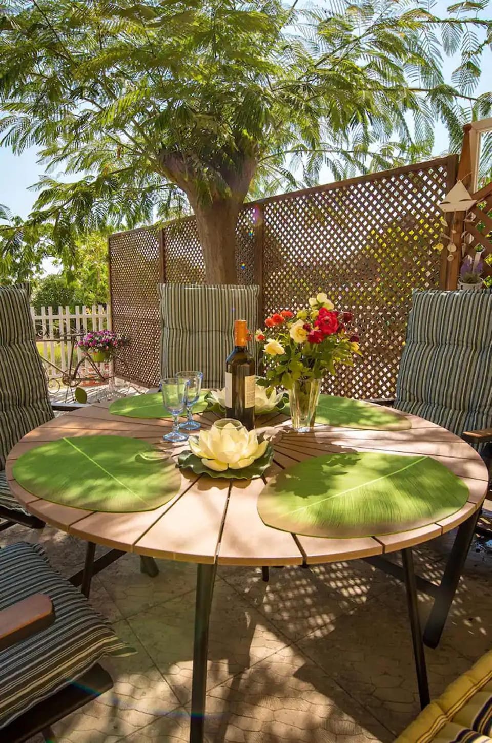 Patio, Spring, Day, Garden, Dining area, Garden view