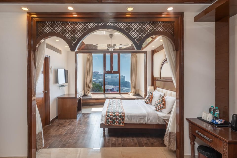 Lawrence Solitaire Resort, Mall road, Mussoorie Resort in Uttarakhand