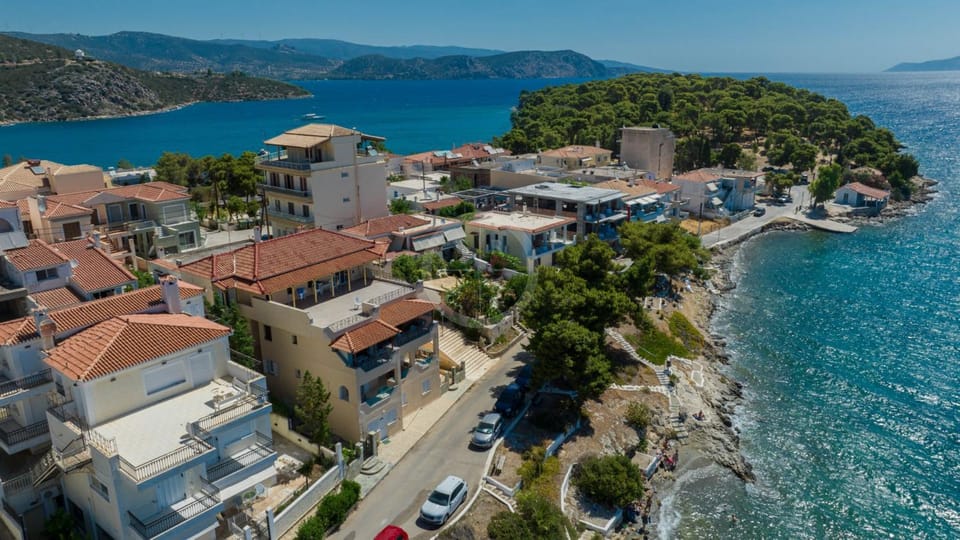 Property building, Bird's eye view, Sea view, Street view, Location