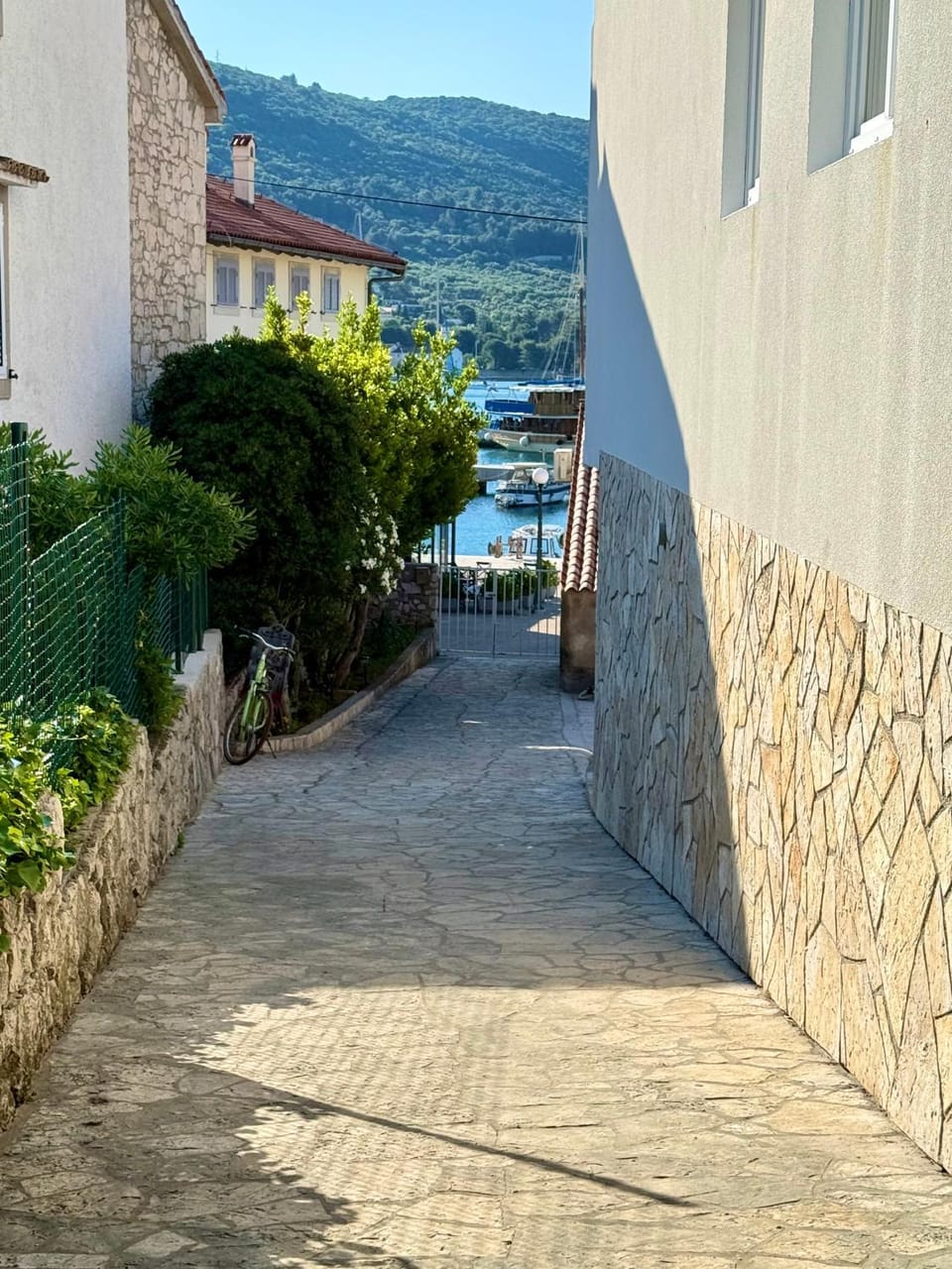 Villa Lungomare-Large Waterfront Apartment -Lungomare Promenade 6 Apartment in Cres