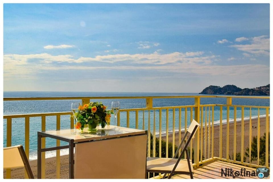 View (from property/room), Balcony/Terrace, Sea view