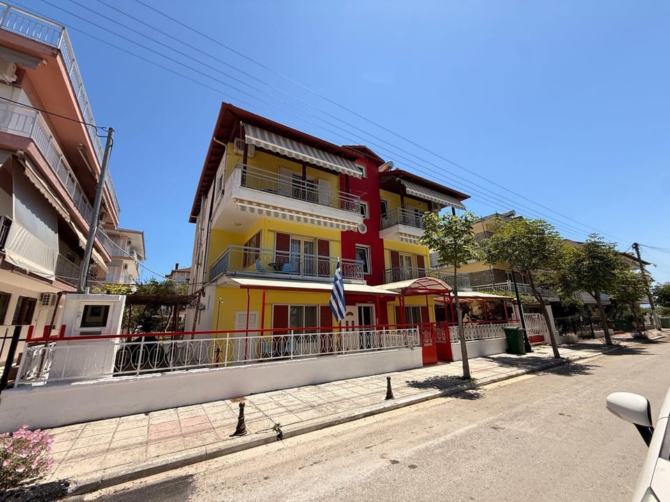 Property building, Day