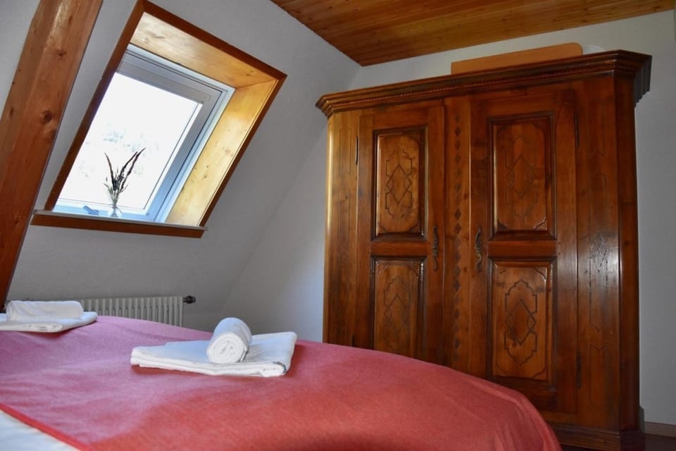 Berghof Almzeit - Fewo "Philosophenstüble", Sauna, Todtnauberg, Feldberg Apartment in Baden-Württemberg
