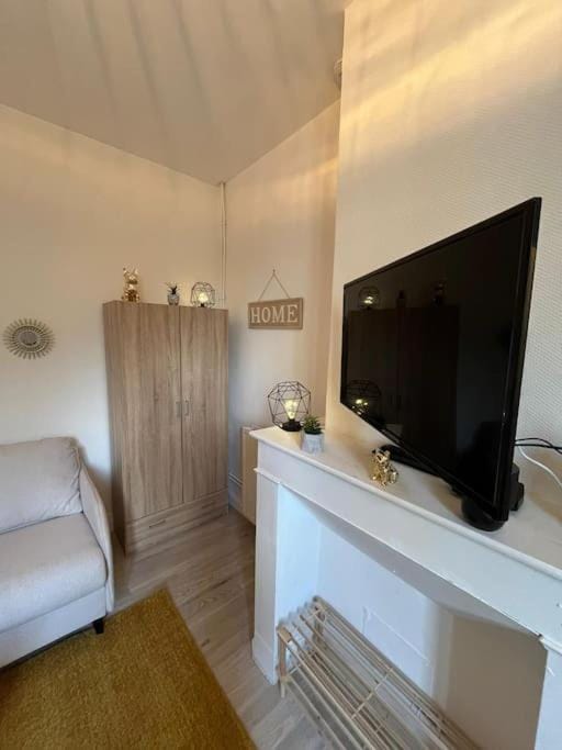 TV and multimedia, Living room, Seating area