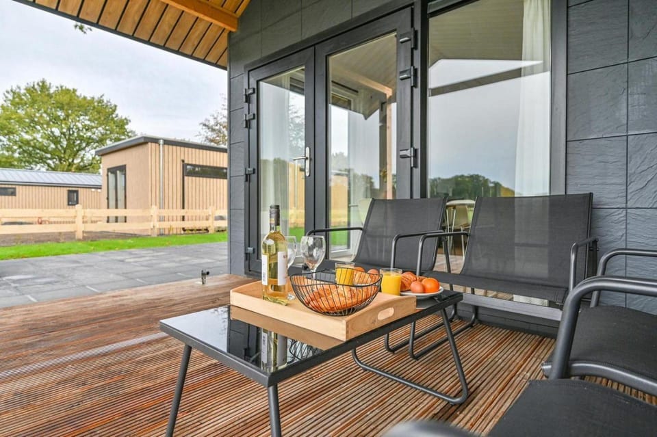 Luxe Lodge voor 4 personen met Sauna House in Drenthe (province)