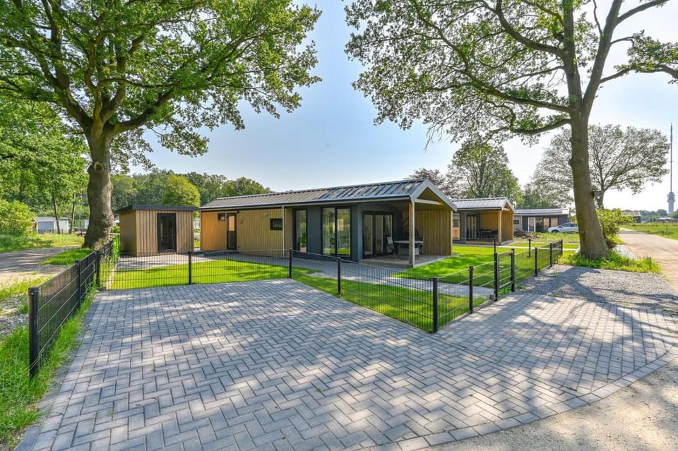 Luxe Lodge voor 4 personen - Rolstoel-toegankelijk House in Drenthe (province)