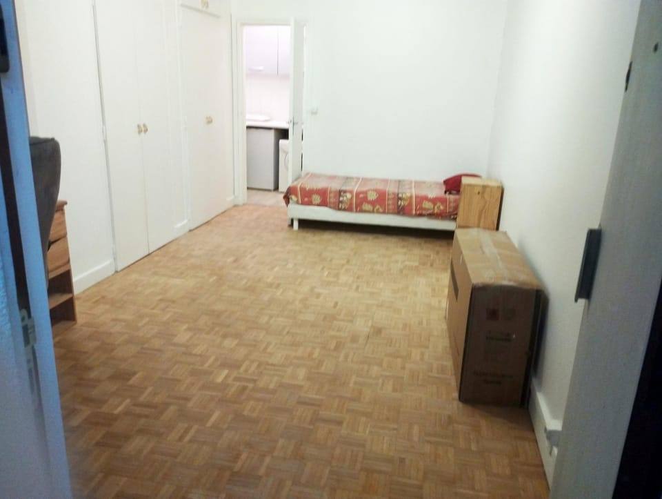 Bed, Photo of the whole room, Seating area, Bedroom, wardrobe