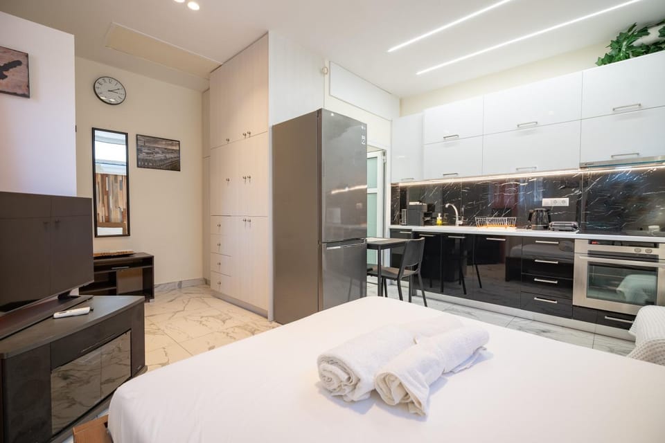 Bed, Kitchen or kitchenette, Bedroom, towels