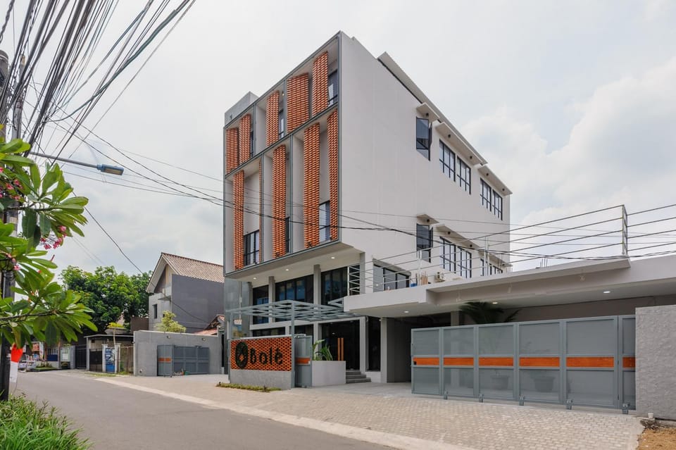 Facade/entrance