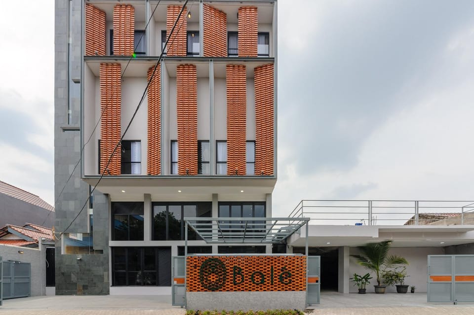 Facade/entrance