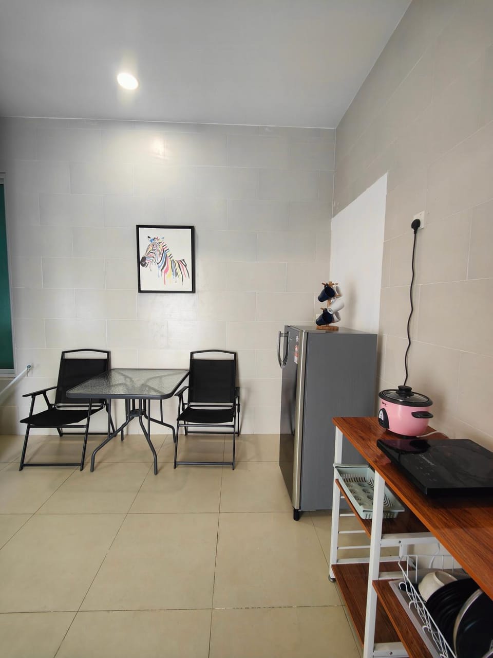 Kitchen or kitchenette, Seating area, Dining area