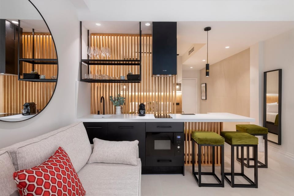 Kitchen or kitchenette, Living room