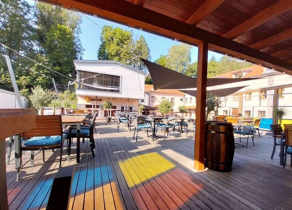 Restaurant/places to eat, Restaurant/places to eat, Balcony/Terrace