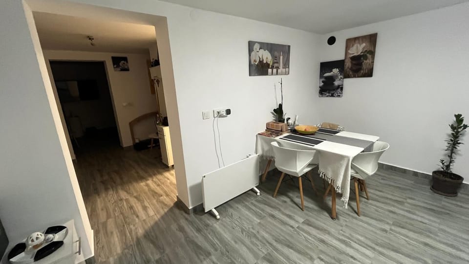 Home Rasnov Bed and Breakfast in Brașov County