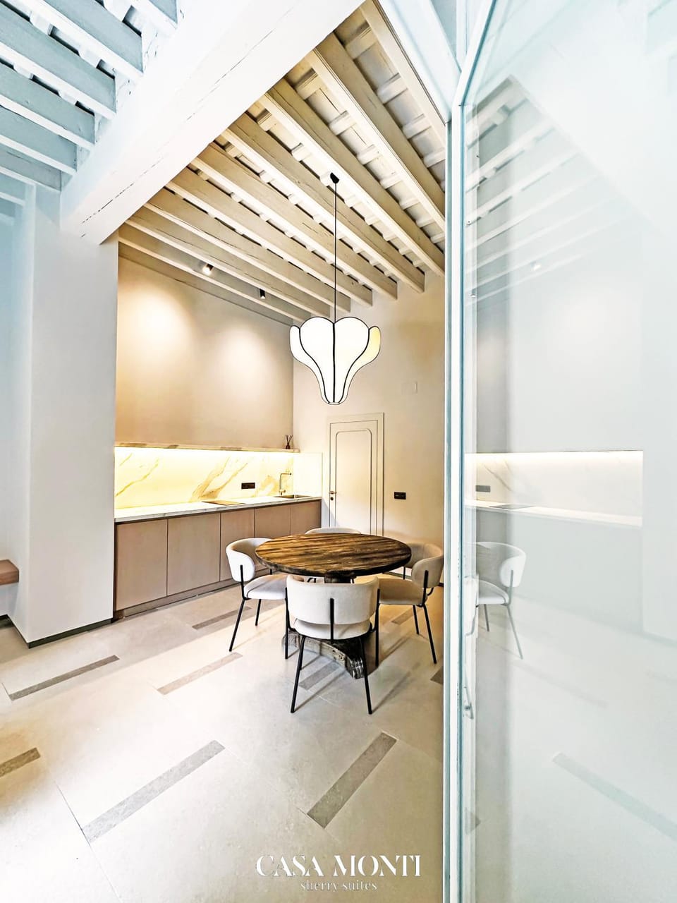 Kitchen or kitchenette, Living room